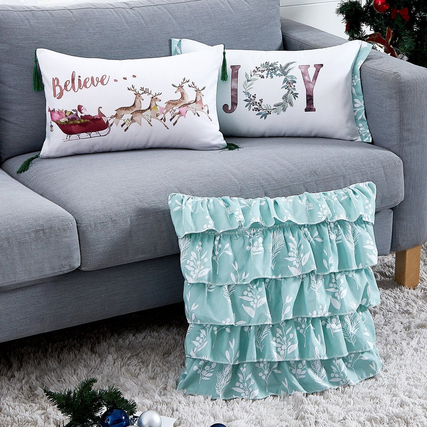 Happy Holidays Pillow Set